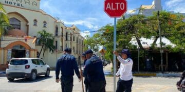 Tránsito Municipal instala señales viales para protección de los ciudadanos