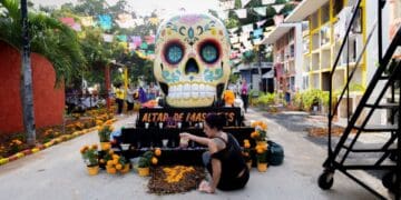 Comienza tradición de Día de Muertos en panteón municipal