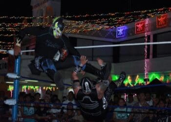 "Lucha Libre en Tu Colonia", Llegó al Festival de Día de Muertos en Playa del Carmen