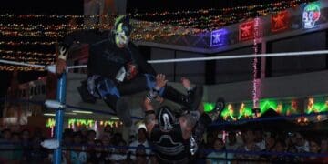 "Lucha Libre en Tu Colonia", Llegó al Festival de Día de Muertos en Playa del Carmen