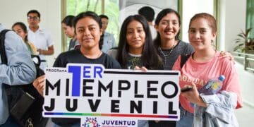 Más de 700 vacantes a estudiantes con la Feria "Mi 1er Empleo Juvenil"