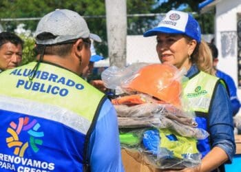 Protege Lili Campos a trabajadores de Servicios Públicos