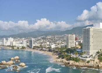 Ciudadanos y empresas de Playa del Carmen han donado hasta 10 toneladas de víveres para Guerrero