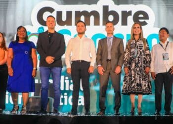 Lili Campos presente en la Cumbre Mundial de Comunicación Política