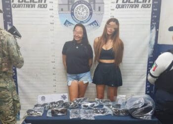 Colombianas querían estrenar lentes sin pagar; las detuvo la Policía en Playa del Carmen