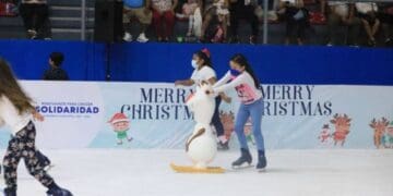 Durante la temporada navideña, regresa la pista de hielo a Playa del Carmen