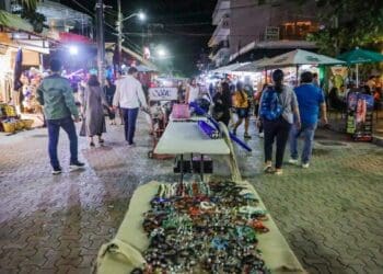 Gobierno de Lili Campos dará tregua navideña a los comerciantes informales en Playa del Carmen