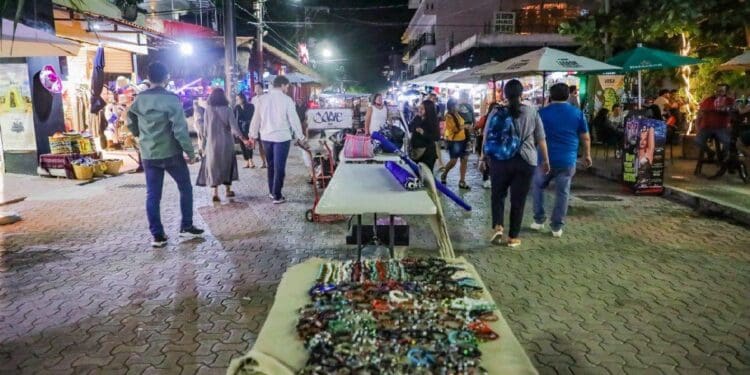 Gobierno de Lili Campos dará tregua navideña a los comerciantes informales en Playa del Carmen