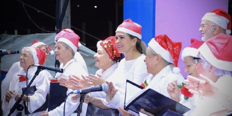 Inaugura Lili Campos villa navideña