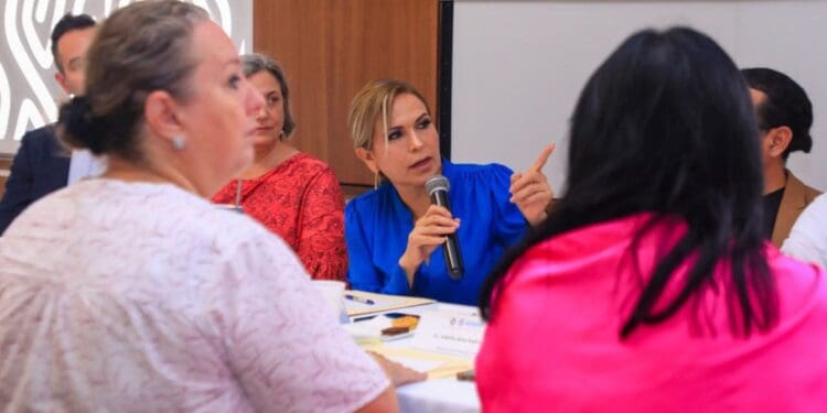 No hay controversia constitucional; se autorizó convenio con gobierno estatal por licencias: Lili Campos