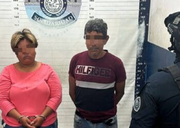 Policía Municipal de Solidaridad asegura a 2 personas en posesión de posibles narcóticos