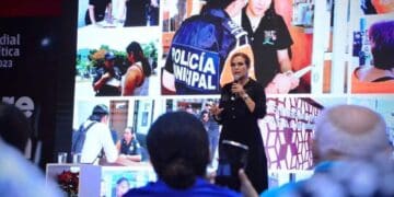 Remarca Lili Campos la importancia de erradicar la violencia de género desde la Cumbre de Comunicación Política