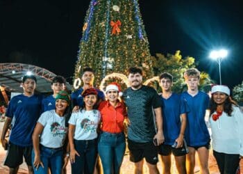 Se enciende la navidad en Puerto Aventuras