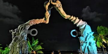 Show de luces y conteo regresivo desde el Portal Maya de Playa del Carmen para recibir el 2024