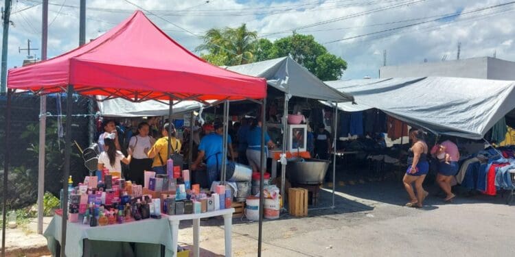 Autoridades de Playa del Carmen van a ordenar tianguis y bazares