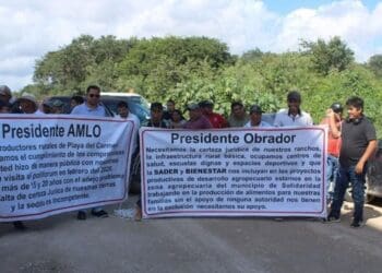 Habitantes de comunidades bloquean acceso a proveedores del Tren Maya en Playa del Carmen