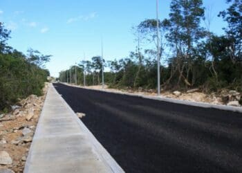 Recorrido de supervisión de obras públicas en Puerto Aventuras