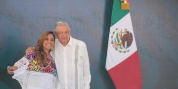 AMLO y Mara Lezama estrenan la ruta Cancún-Playa del Carmen del Tren Maya