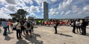 Activistas tuvieron que retirar manifestación pacífica en inauguración del tramo 5 del Tren Maya para evitar agresiones