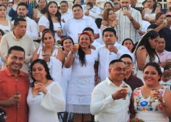Bodas colectivas rompen récord en Playa del Carmen; se casaron 302 parejas