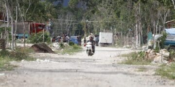 Dan mantenimiento a caminos rurales de Playa del Carmen; se buscan recursos para su pavimentación