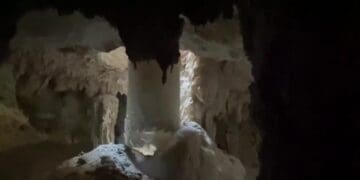 Denuncian ambientalistas que obras del Tren Maya perforaron la cueva Dos Balas