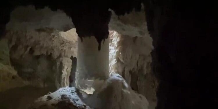 Denuncian ambientalistas que obras del Tren Maya perforaron la cueva Dos Balas
