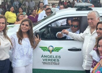 Garantizan bienestar de visitantes en carreteras