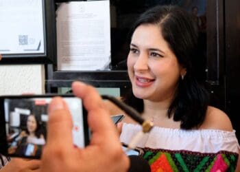 La 4 T y Estefanía Mercado imbatibles en Solidaridad, confirman encuestadoras