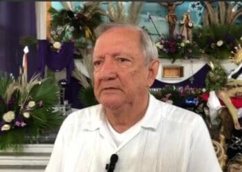 Arranca la Semana Santa en Playa del Carmen con el tendido de alfombra