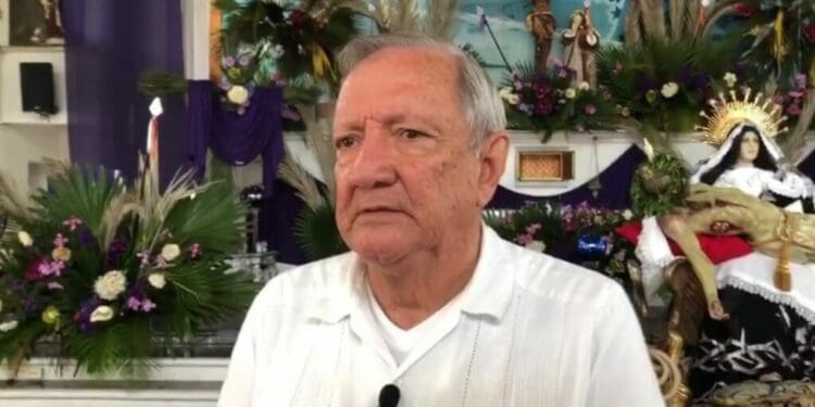 Arranca la Semana Santa en Playa del Carmen con el tendido de alfombra