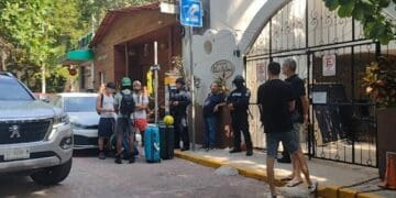 Desalojan hotel en zona turística de Playa del Carmen por un conflicto entre particulares