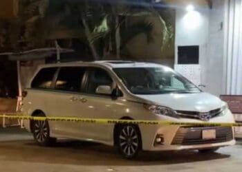 Disparan contra un taxi en la Quinta Avenida de Playa del Carmen; no hubo lesionados