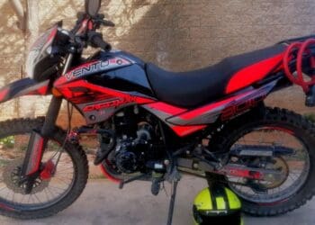 Policía de Solidaridad recupera una motocicleta robada gracias a tecnología de lectura de placas