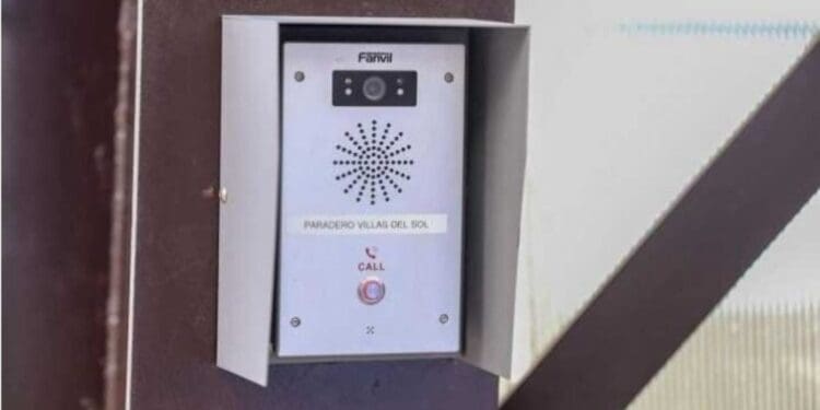 Se han instalado ocho botones de pánico en paraderos de Playa del Carmen