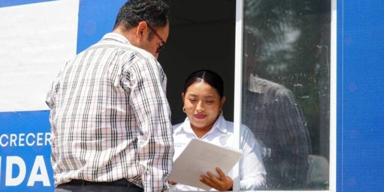 Acercan trámites con unidades móviles de tesorería en Solidaridad