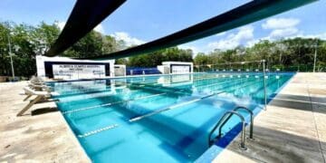 Alberca Olímpica de Playa del Carmen cuna de campeones, recibe mantenimiento