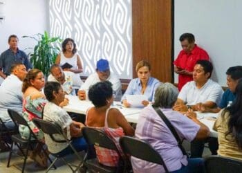 Comerciantes de Playa del Carmen resultan beneficiados tras acuerdo con el gobierno municipal
