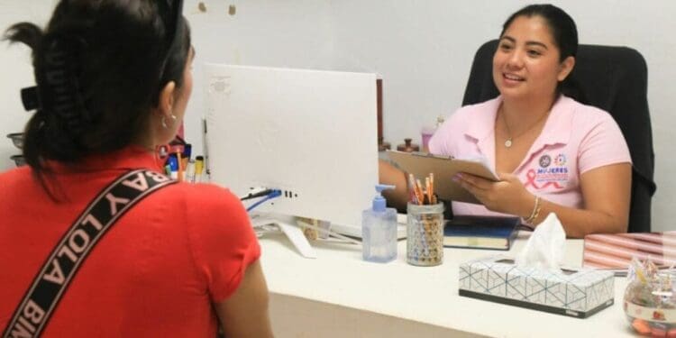 Mujeres solidarenses cuentan con puntos violetas