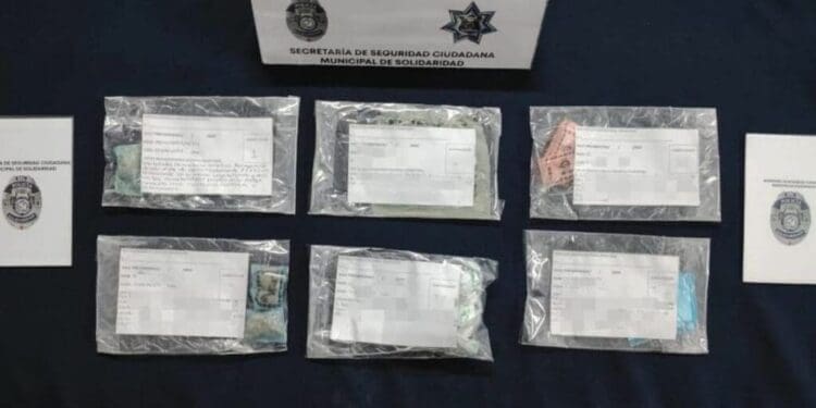 Sujeto es detenido con más de 15 envoltorios de droga en la Quinta Avenida de Playa del Carmen