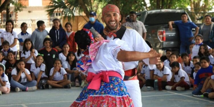 Refuerzan lazos culturales entre Solidaridad y Colombia