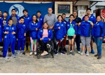 Para-atletas reciben uniformes para la etapa Estatal de los Paranacionales CONADE 2024