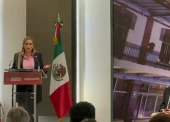 Reconocen gestión de Lili Campos por su lucha contra la violencia de género con los "Puntos Violetas"