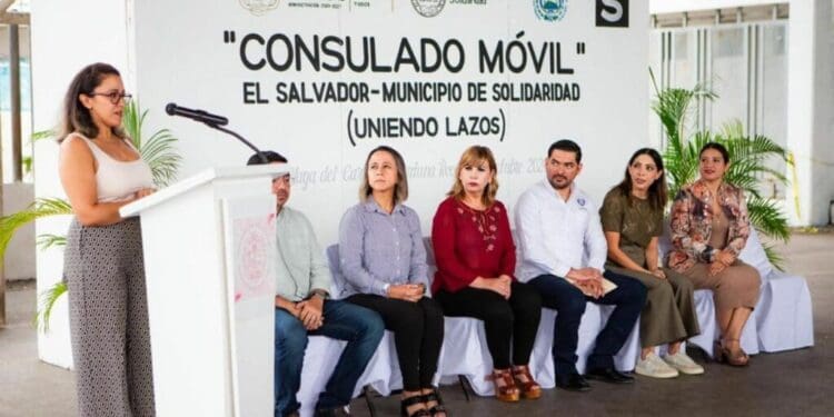Inauguran jornada del Consulado Móvil de El Salvador en Playa del Carmen