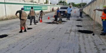 Intensas jornadas de bacheo llegan a la alcaldía de Puerto Aventuras