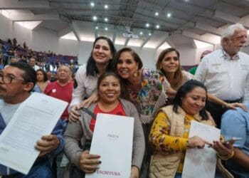 Con la entrega de 488 títulos de propiedad, llega la justicia social a familias de la Colosio y Cristo Rey