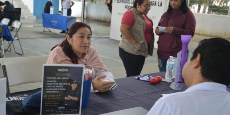 Ofertan más de 800 vacantes en Segunda Feria Municipal del Empleo en Playa del Carmen