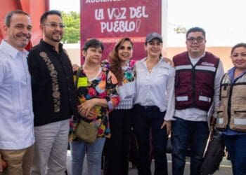 “La Voz del Pueblo” llegó a Puerto Aventuras; Estefanía Mercado acompaña a la Gobernadora durante la jornada