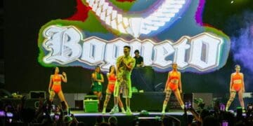 Más de 20 mil playenses y turistas bailan a ritmo de reguetón, punta y soca en el “Carnaval del Pueblo” Playa del Carmen 2025