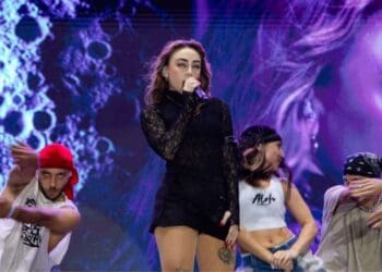 Nicki Nicole hace vibrar a 30 mil personas en histórico cierre del Carnaval de Playa del Carmen 2025